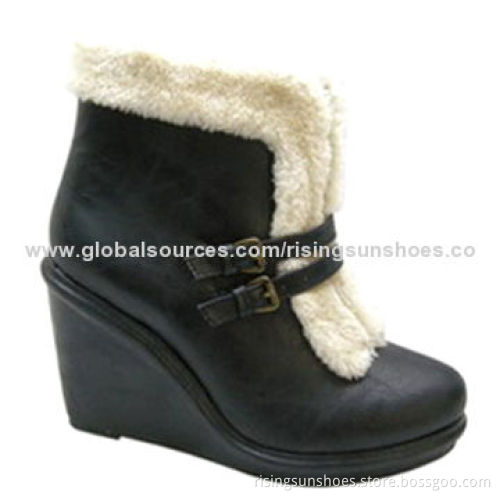 Women's ankle boot with wedge heel, fur edge decorated, simple but fashionable design, OEM welcomed